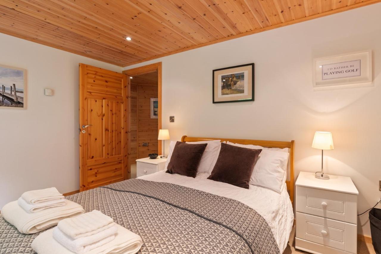 Lodge 5 Longbury - Luxury Lodge, Golf Course Views, Restaurant And Spa Facilites Penally Buitenkant foto